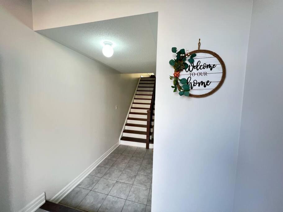 Beautiful 3-bedroom&3-bathroom holiday home-Mississauga Extérieur photo