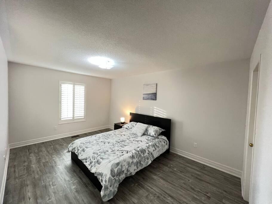 Beautiful 3-bedroom&3-bathroom holiday home-Mississauga Extérieur photo